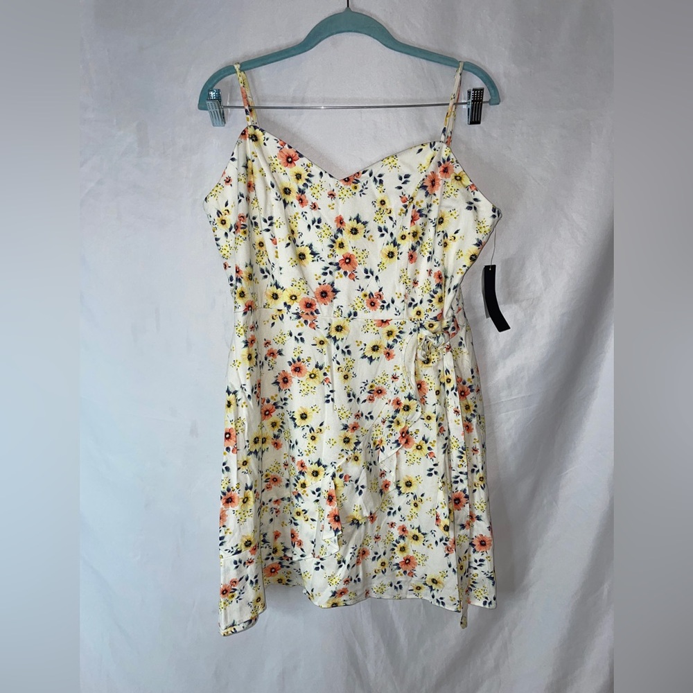 City triangles Yellow Floral Spring/ summer sleeveless dress Size 15- NWT